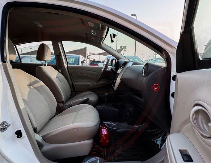 Подержанный Nissan Sunny N17 Рестайлинг, 1.5 л, 2024 в Шардже от Al Sayed Khamis Used Auto Trading Белый цвет. GCC | AUTO.AE