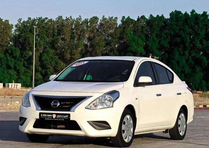 Подержанный Nissan Sunny N18, 1.6 л, 2022 в Шардже от Al Sayed Khamis Used Auto Trading Белый цвет. GCC | AUTO.AE
