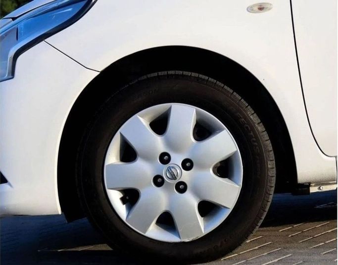 Подержанный Nissan Sunny N18, 1.6 л, 2022 в Шардже от Al Sayed Khamis Used Auto Trading Белый цвет. GCC | AUTO.AE