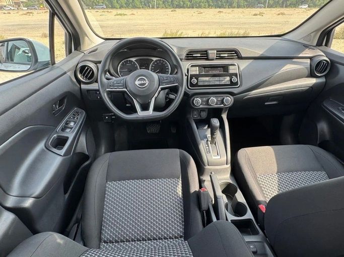 Подержанный Nissan Sunny N18 Рестайлинг, 1.6 л, 2024 в Шардже от Noor Al Seyoh Used Cars Белый цвет. GCC | AUTO.AE