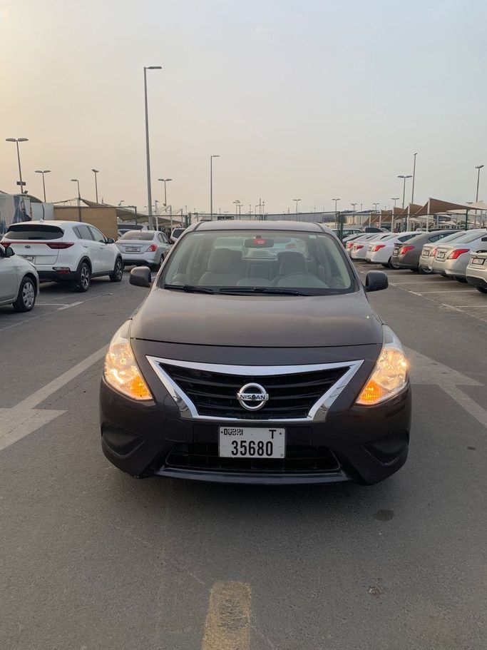 مستعملة Nissan Sunny شد الوجه N17, 1.5 l, 2023 في في الشارقة من Impala Used Cars، اللون أسود.  | AUTO.AE