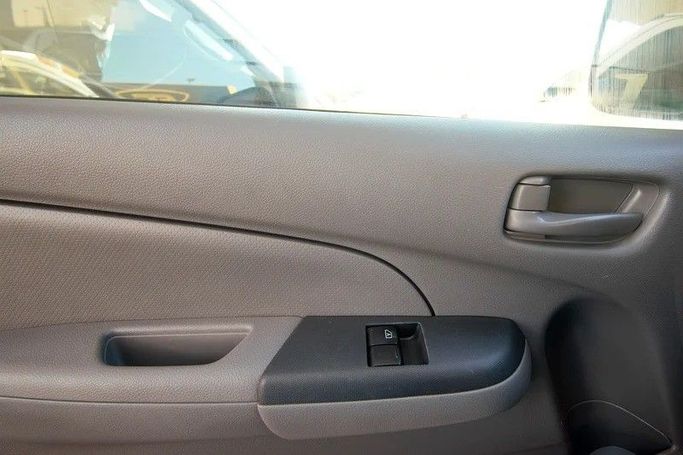 Подержанный Nissan Urvan V (E26) / NV350 Urvan, 2.5 л, 2022 в Шардже от First Choice Cars Белый цвет. GCC | AUTO.AE