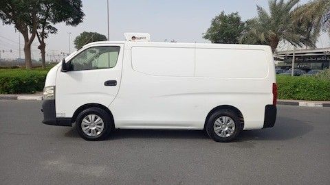Подержанный Nissan Urvan V (E26) / NV350 Urvan, 2.5 л, 2018 в Шардже от Ryno Cars Белый цвет. GCC | AUTO.AE