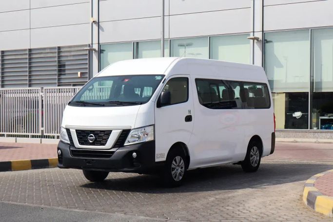 مستعملة Nissan Urvan V (E26) / NV350 Urvan, 2.5 l, 2022 في في الشارقة من Sama Al Sham Cars، اللون أبيض. مواصفات الخليج | AUTO.AE