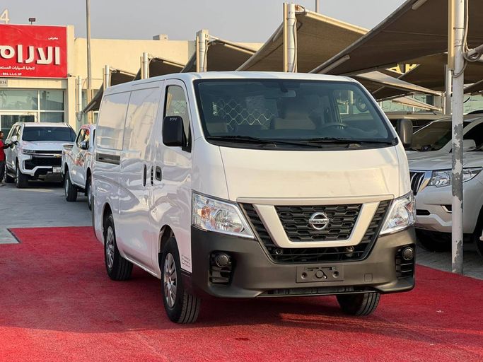 Подержанный Nissan Urvan V (E26) / NV350 Urvan, 2.5 л, 2021 в Шардже от Al Aram Cars Белый цвет. GCC | AUTO.AE