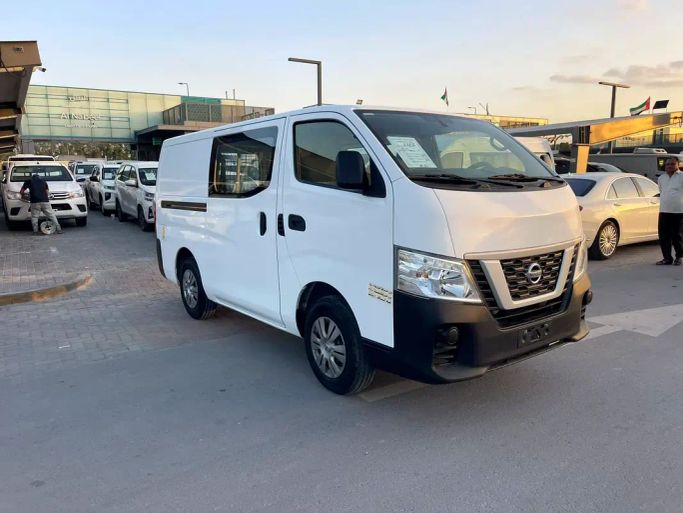 مستعملة Nissan Urvan V (E26) / NV350 Urvan, 2.5 l, 2022 في في الشارقة من Al Nabeel Used Cars، اللون أبيض.  | AUTO.AE