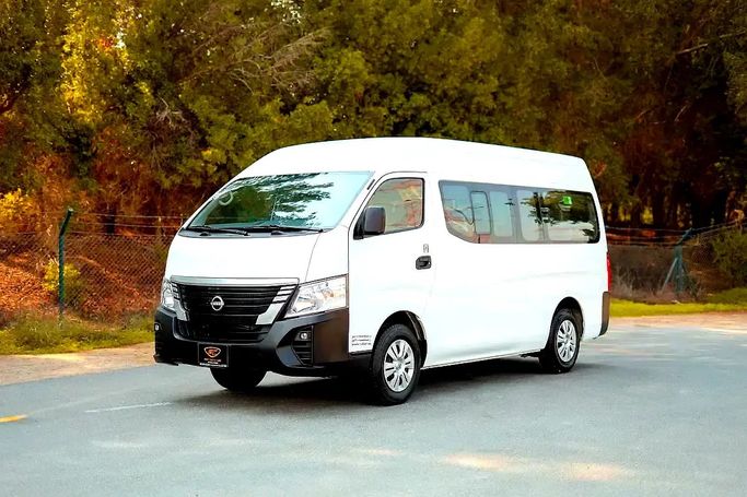 Подержанный ⁦Nissan Urvan V (E26) / NV350 Urvan, 2.7 л, 2024⁩ в ОАЭ, Шарджа от First Choice Cars Белый цвет. GCC | AUTO.AE | Объявление #284666