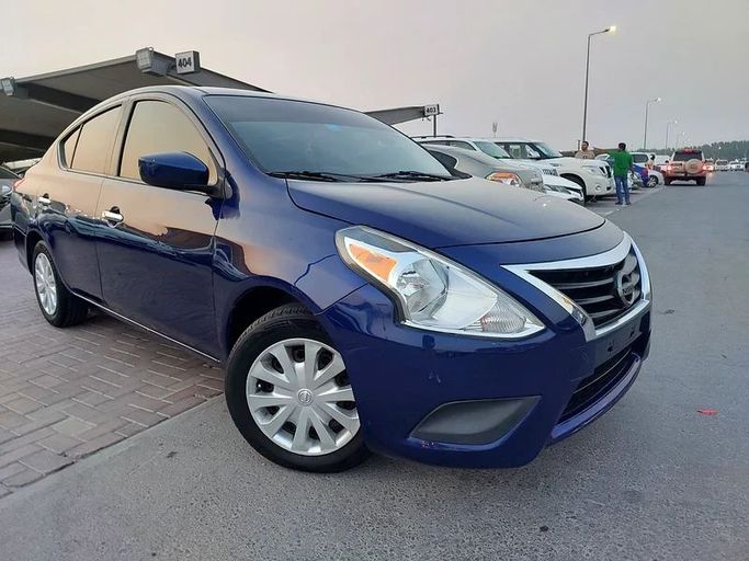 Подержанный Nissan Versa II Рестайлинг, 1.6 л, 2019 в Шардже от Al Aqsa Used Cars Тёмно-синий цвет. Американская | AUTO.AE