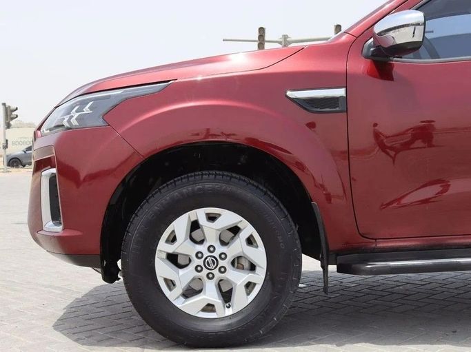 Подержанный Nissan X-Terra, 2.5 л, 2021 в Шардже от Al Sayed Khamis Used Cars Бордовый цвет. GCC | AUTO.AE