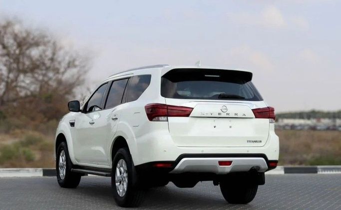 Подержанный Nissan X-Terra, 2.5 л, 2021 в Шардже от Al Sayed Khamis Used Cars Белый цвет. GCC | AUTO.AE
