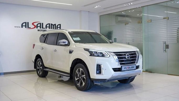 Подержанный Nissan X-Terra, 2.5 л, 2023 в Шардже от Alsalama Motors Белый цвет. GCC | AUTO.AE