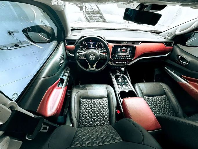 Подержанный Nissan X-Terra, 2.5 л, 2023 в Шардже от Ryno Cars Белый цвет. GCC | AUTO.AE