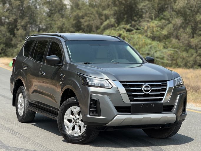 مستعملة Nissan X-Terra, 2.5 l, 2021 في في الشارقة من Najm Suhail، اللون رمادي. مواصفات الخليج | AUTO.AE