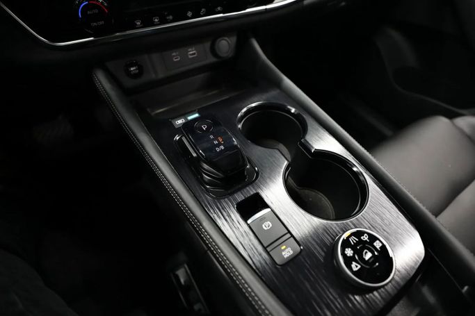 Новый Nissan X-Trail IV, 1.5 л, 2023 в Шардже от Al Qassem Cars Trading Золотистый цвет. Other | AUTO.AE