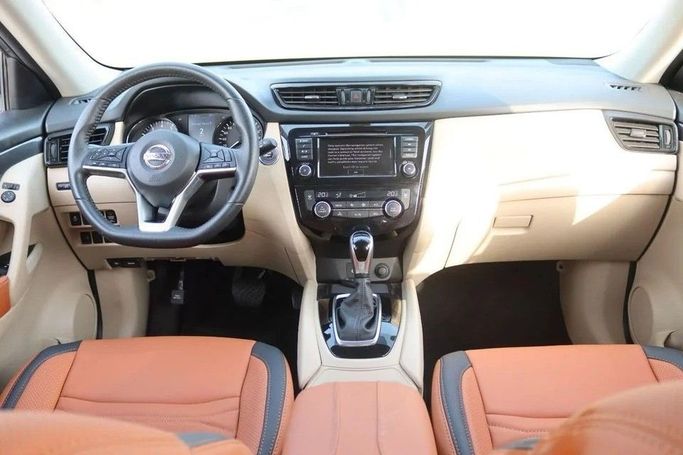 Подержанный Nissan X-Trail III Рестайлинг, 2.5 л, 2021 в Шардже от Al Sayed Khamis Used Cars Серый цвет. GCC | AUTO.AE