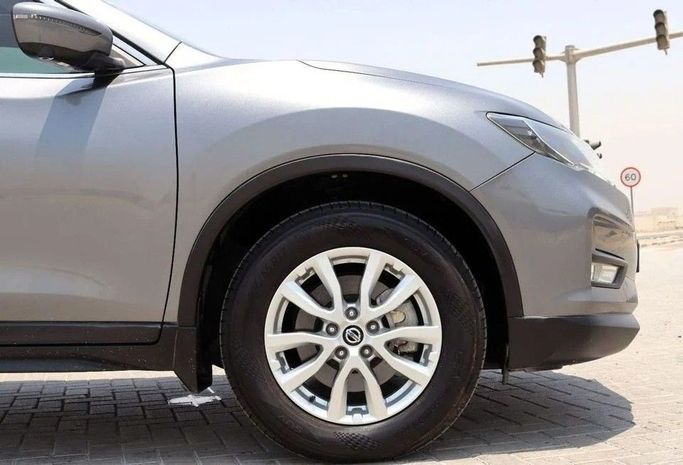 Подержанный Nissan X-Trail III Рестайлинг, 2.5 л, 2021 в Шардже от Al Sayed Khamis Used Cars Серый цвет. GCC | AUTO.AE