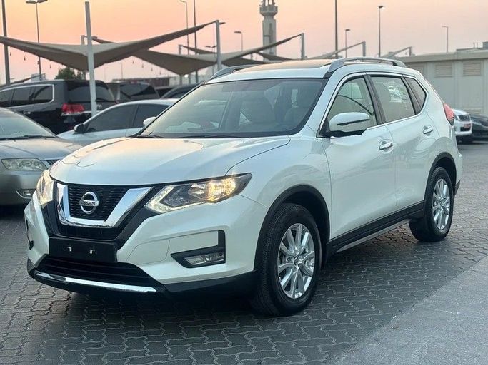 Used Nissan X-Trail III Facelift, 2.5 l, 2022 in Sharjah by Almasar Used Cars, White color. GCC Specs | AUTO.AE