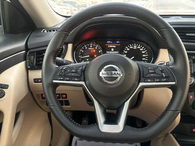 Used Nissan X-Trail III Facelift, 2.5 l, 2022 in Sharjah by Almasar Used Cars, White color. GCC Specs | AUTO.AE