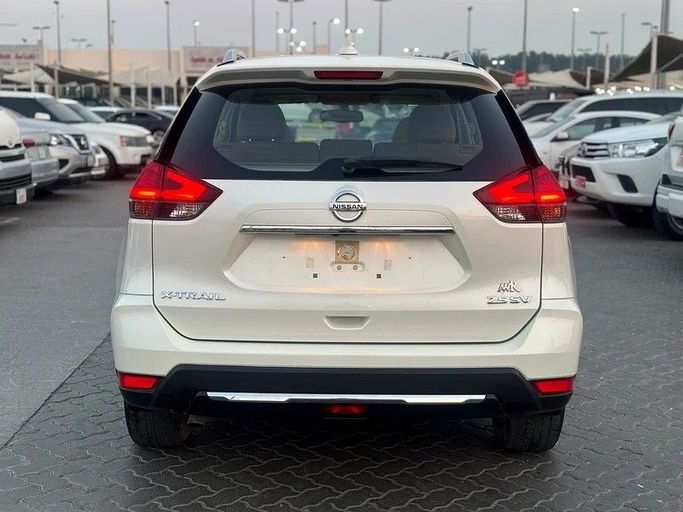 Used Nissan X-Trail III Facelift, 2.5 l, 2022 in Sharjah by Almasar Used Cars, White color. GCC Specs | AUTO.AE