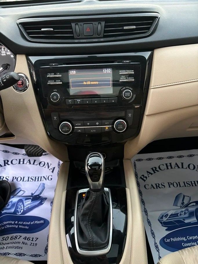 Used Nissan X-Trail III, 2.0 l, 2018 in Sharjah by Almasar Used Cars, Silver color. GCC Specs | AUTO.AE