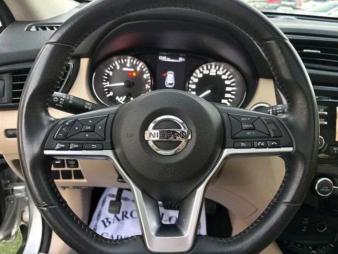 Used Nissan X-Trail III, 2.0 l, 2018 in Sharjah by Almasar Used Cars, Silver color. GCC Specs | AUTO.AE