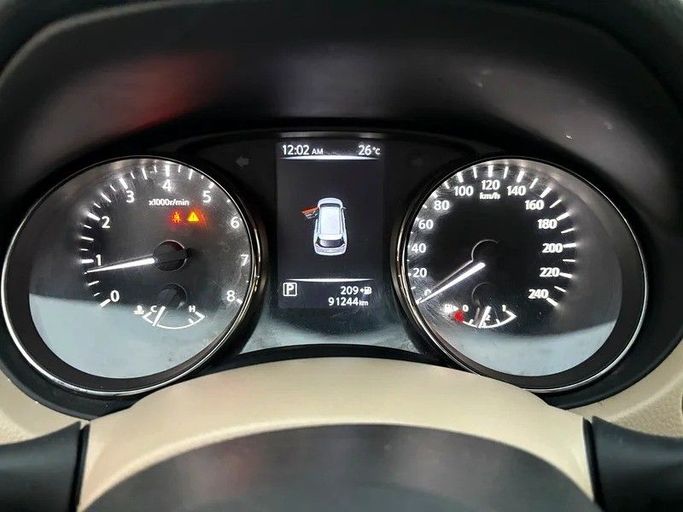 Used Nissan X-Trail III, 2.0 l, 2018 in Sharjah by Almasar Used Cars, Silver color. GCC Specs | AUTO.AE