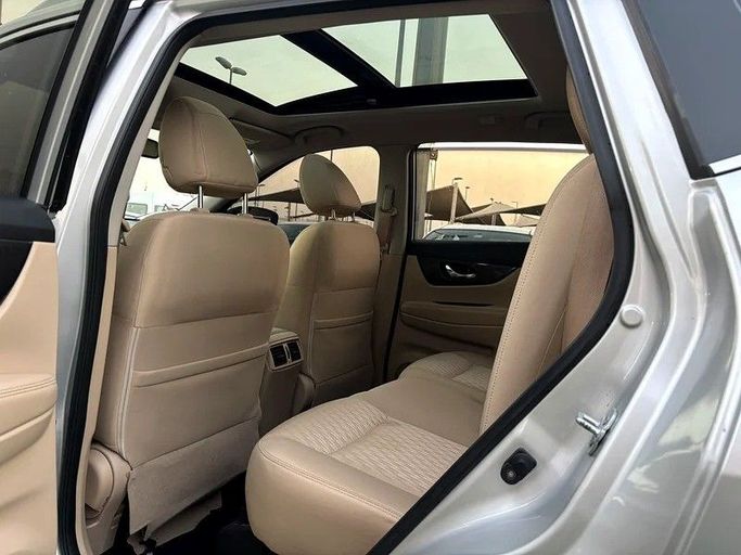 Used Nissan X-Trail III, 2.0 l, 2018 in Sharjah by Almasar Used Cars, Silver color. GCC Specs | AUTO.AE