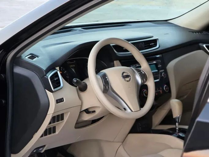 Подержанный Nissan X-Trail III, 2.0 л, 2017 в Шардже от Al Sayed Ezzat Khamis Черный цвет. Other | AUTO.AE