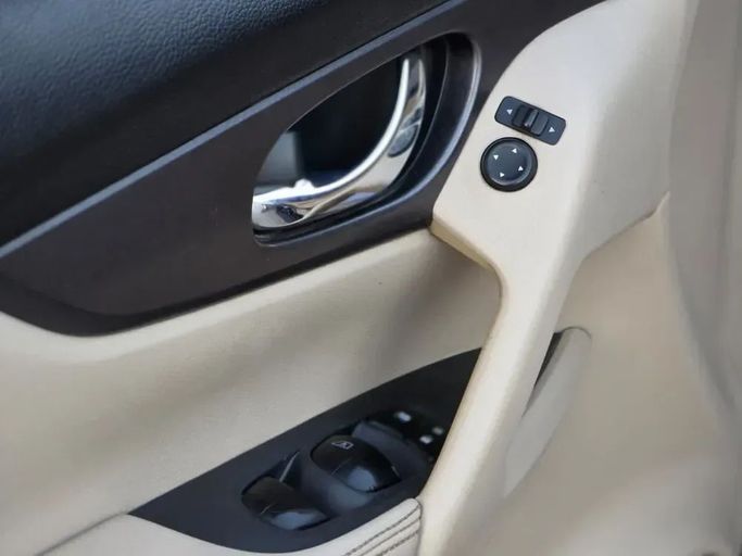 Подержанный Nissan X-Trail III, 2.0 л, 2017 в Шардже от Al Sayed Ezzat Khamis Черный цвет. Other | AUTO.AE