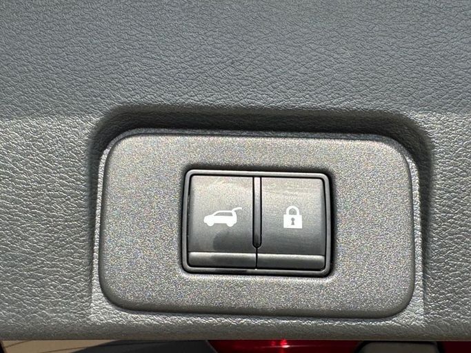 Подержанный Nissan X-Trail IV, 2.5 л, 2024 в Шардже от Noor Al Seyoh Used Cars Серый цвет. GCC | AUTO.AE