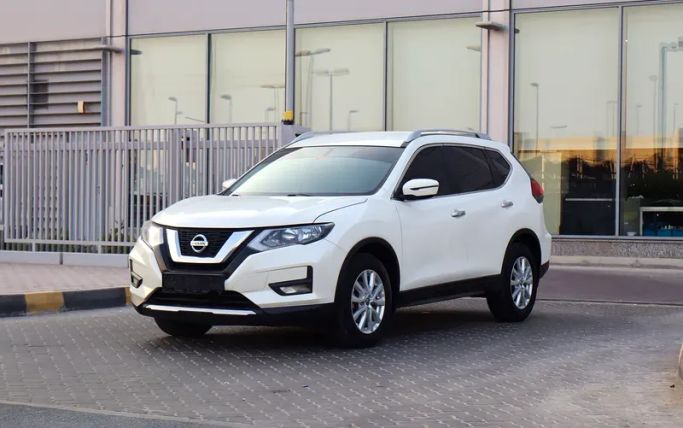 Подержанный Nissan X-Trail III Рестайлинг, 2.5 л, 2022 в Шардже от Sama Al Sham Cars Белый цвет. GCC | AUTO.AE