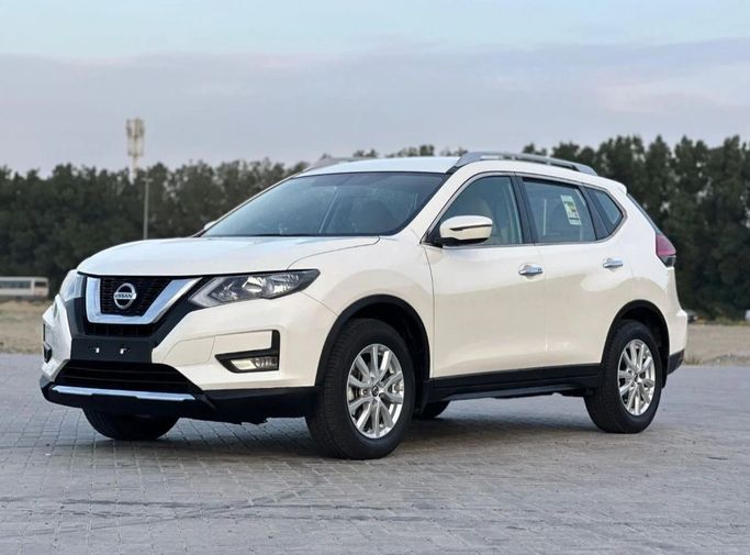 مستعملة Nissan X-Trail ثالثاً فيس ليفت, 2.5 l, 2020 في في الشارقة من Al Aayan Used Cars، اللون أبيض. مواصفات الخليج | AUTO.AE | إعلان #272842