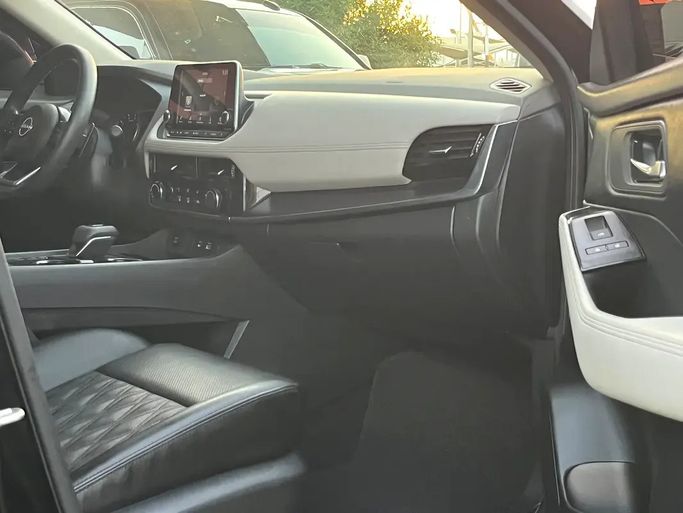 مستعملة Nissan X-Trail فيس ليفت IV، 1.5 لتر، 2025 في الإمارات، الشارقة من Rebou Alfakhama، اللون أسود. مواصفات الخليج | AUTO.AE | إعلان #295686 — صورة 11 من 14