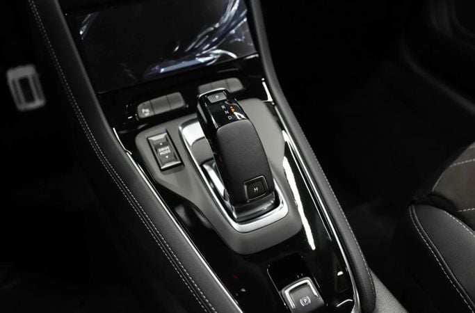 New Opel Grandland X I, 1.6 l, 2024 in Sharjah by Al Qassem Cars Trading, White color. GCC Specs | AUTO.AE