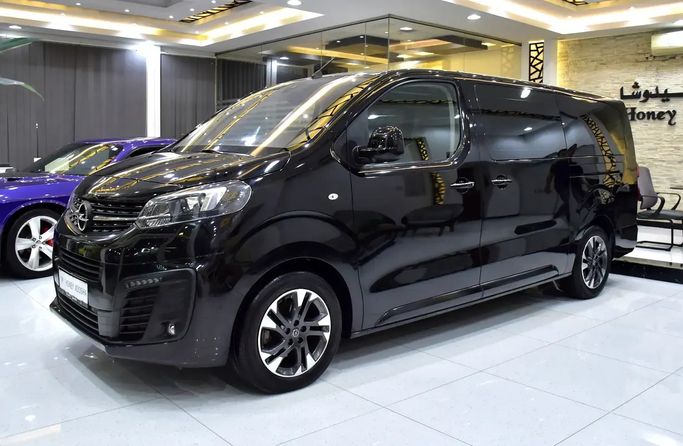 Подержанный Opel Zafira Life I, 2.0 л, 2023 в Шардже от Honey Jidosha Used Cars Tr. Черный цвет. GCC | AUTO.AE | Объявление #272976