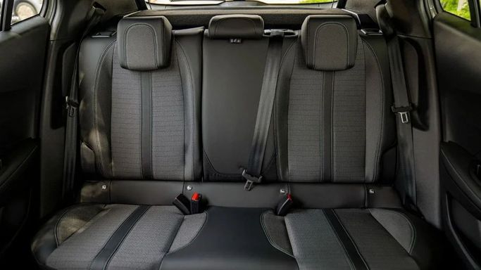 Новый Peugeot 2008 II, 1.2 л, 2023 в Шардже от Nour Alnukhba Motors Белый цвет. Other | AUTO.AE