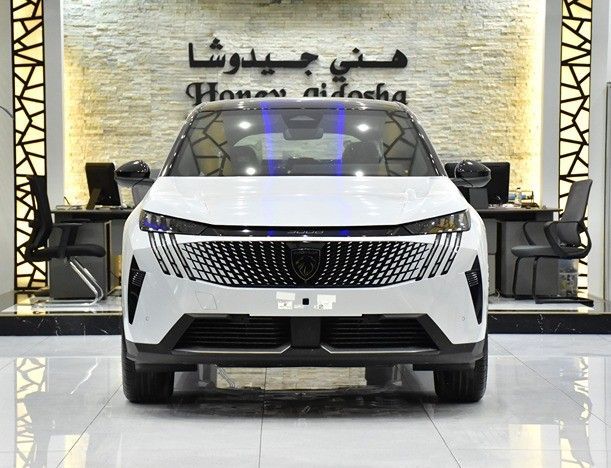 Новый Peugeot 3008 III, 1.2 л, 2025 в Шардже от Honey Gidosha Used Cars Tr. Белый цвет.  | AUTO.AE