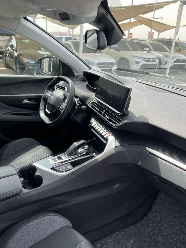 Подержанный Peugeot 3008 II Рестайлинг, 1.6 л, 2020 в Шардже от Noor Al Seyoh Used Cars Серый цвет. GCC | AUTO.AE