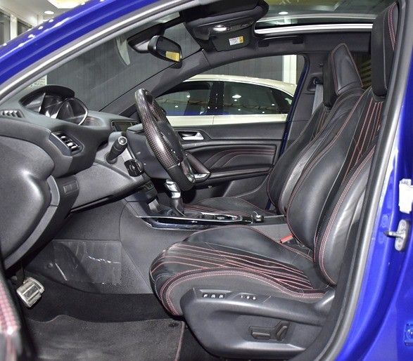 Подержанный Peugeot 308 II, 1.6 л, 2016 в Шардже от Honey Gidosha Used Cars Tr. Синий цвет.  | AUTO.AE