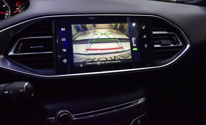 Подержанный Peugeot 308 II, 1.6 л, 2016 в Шардже от Honey Gidosha Used Cars Tr. Синий цвет.  | AUTO.AE