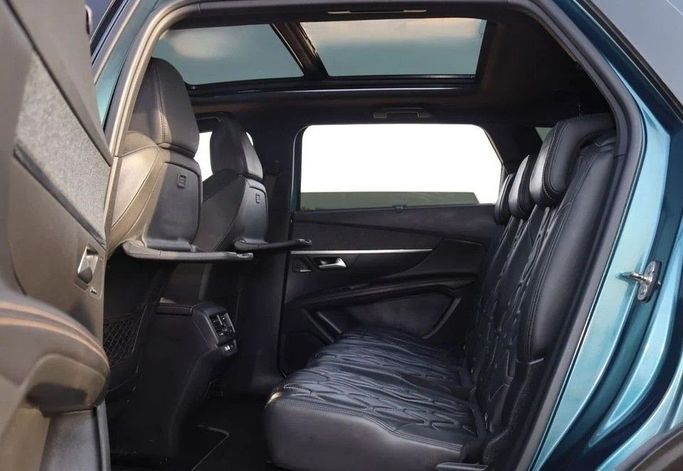Подержанный Peugeot 5008 II, 1.6 л, 2019 в Шардже от Al Sayed Khamis Used Cars Зеленый цвет. GCC | AUTO.AE