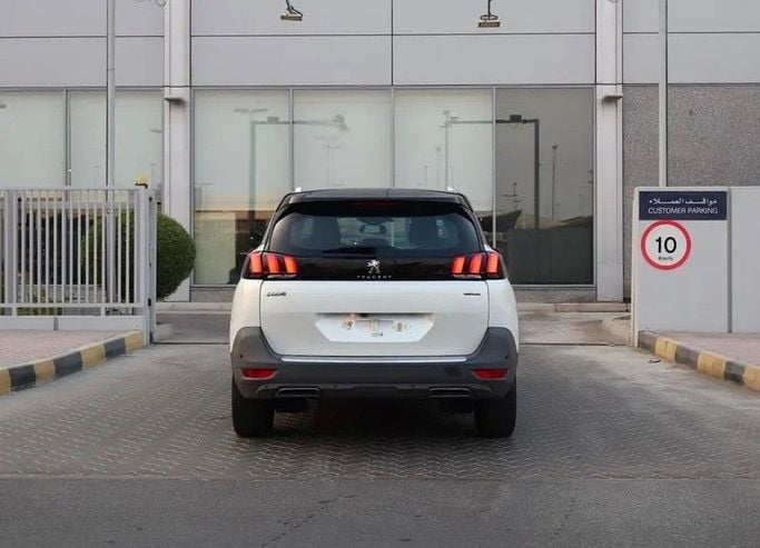 Used Peugeot 5008 II Facelift, 1.6 l, 2021 in Sharjah by Al Rukin Al Saudi, White color. GCC Specs | AUTO.AE