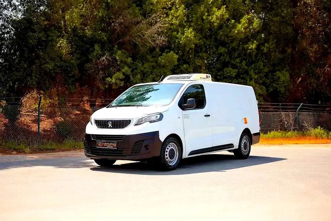 مستعملة Peugeot Expert ثالثاً, 2.0 l, 2022 في في الإمارات, الشارقة من First Choice Cars، اللون أبيض. مواصفات الخليج | AUTO.AE | إعلان #284005