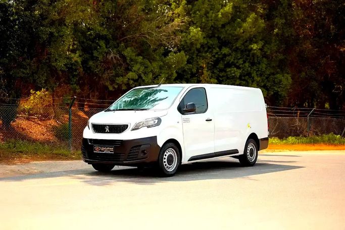 مستعملة Peugeot Expert ثالثاً, 2.0 l, 2022 في في الإمارات, الشارقة من First Choice Cars، اللون أبيض. مواصفات الخليج | AUTO.AE | إعلان #284006