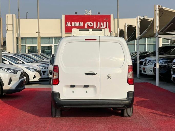 Новый Peugeot Partner III, 1.6 л, 2022 в Шардже от Al Aram Cars Белый цвет. GCC | AUTO.AE