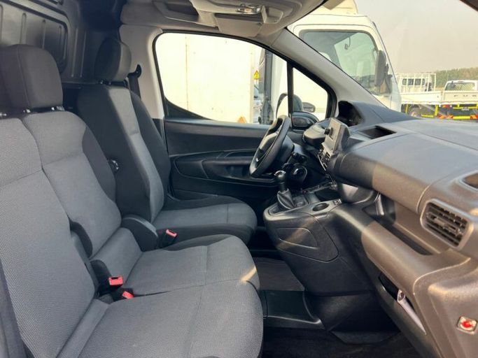 Новый Peugeot Partner III, 1.6 л, 2022 в Шардже от Al Aram Cars Белый цвет. GCC | AUTO.AE