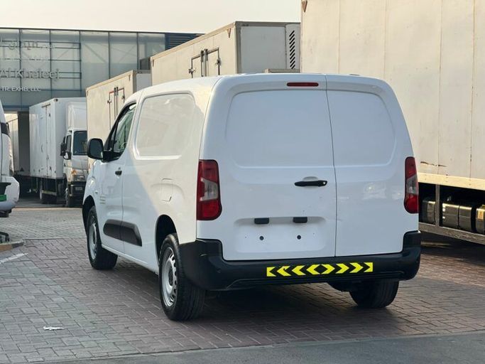 Новый Peugeot Partner III, 1.6 л, 2022 в Шардже от Al Aram Cars Белый цвет. GCC | AUTO.AE