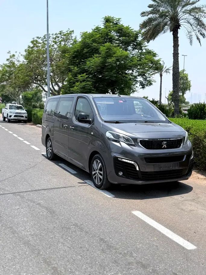 مستعملة Peugeot Traveller I, 2.0 l, 2018 في في الإمارات, الشارقة من Auto Drive، اللون رمادي. مواصفات الخليج | AUTO.AE | إعلان #276276