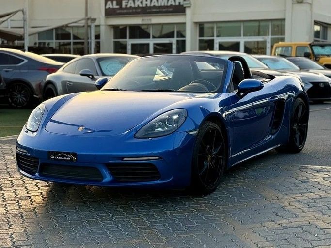 Подержанный Porsche 718 Boxster IV 718 (982), 2.0 л, 2018 в Шардже от Al Fakhamah Used Cars Синий цвет. Американская | AUTO.AE