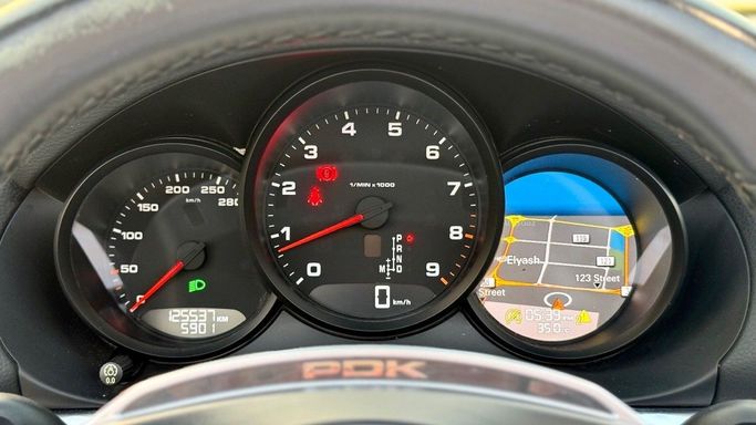 Подержанный Porsche 718 Boxster III (981), 2.7 л, 2015 в Шардже от Badar Used Cars Желтый цвет. GCC | AUTO.AE